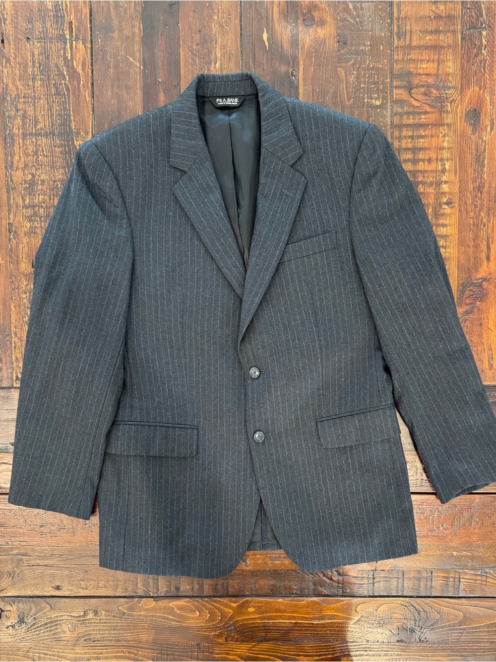 Jos A. Bank Wool/Cashmere Blend Charcoal Men’s  Pinstripe Blazer. 41R. EUC